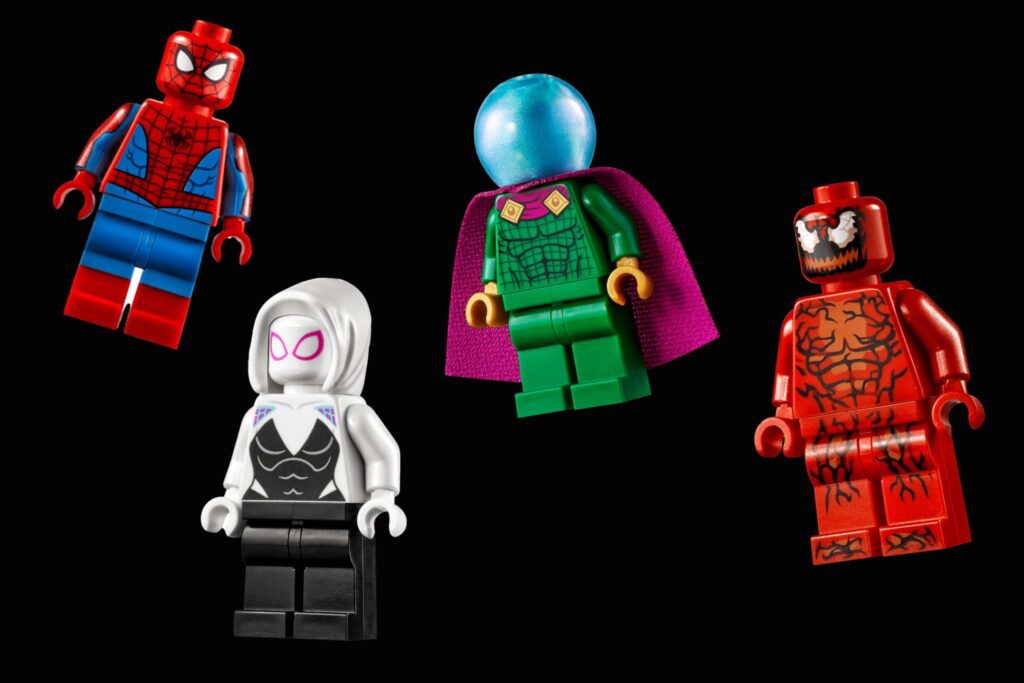 Personajes set Lego Marvel Daily Bugle
